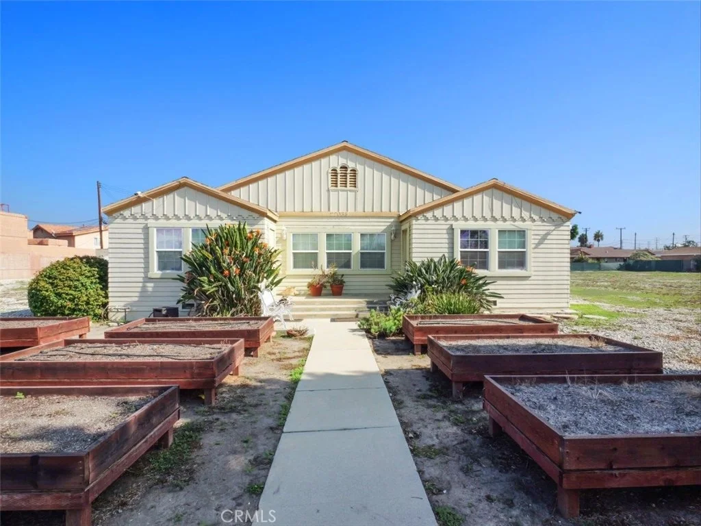 Photo of 22108 Avalon