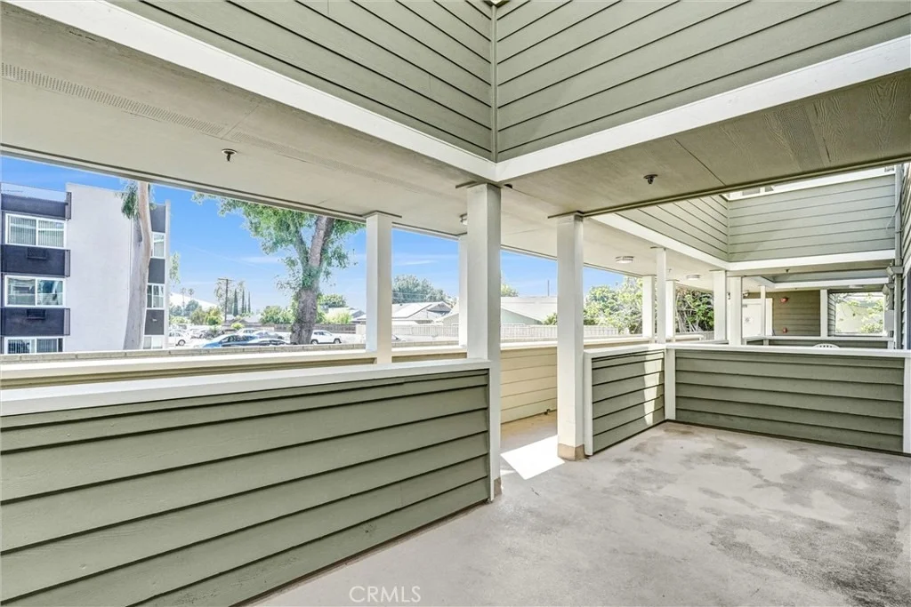 Photo of Unit 6 at 6545 Reseda Boulevard