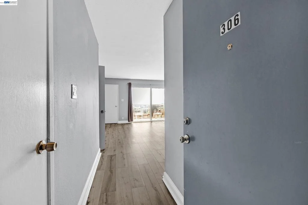Photo of Unit 306 at 2 Panoramic Way
