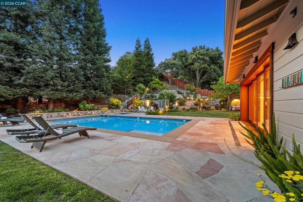 Photo of 1165 Glen Rd