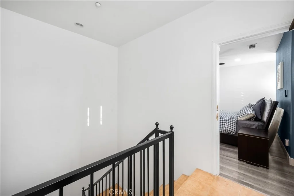 Photo of Unit D at 9882 Broadway