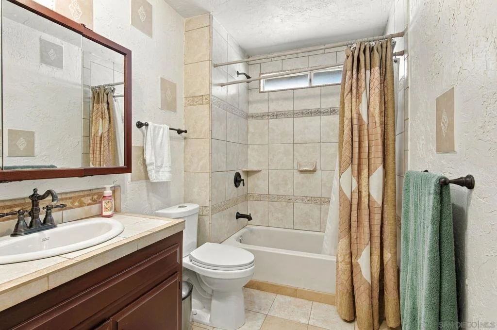 Photo of 1137 Mona Place