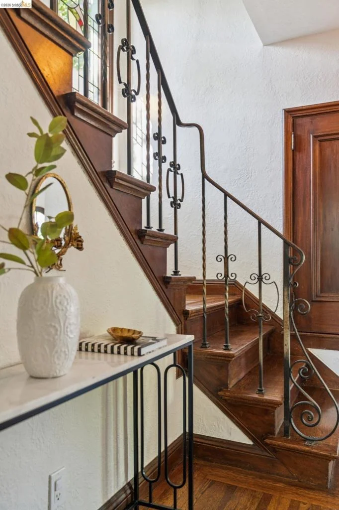 Photo of 6080 Ocean View Drive