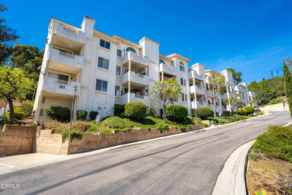 Photo of Unit 307 at 2913 Antonio Drive