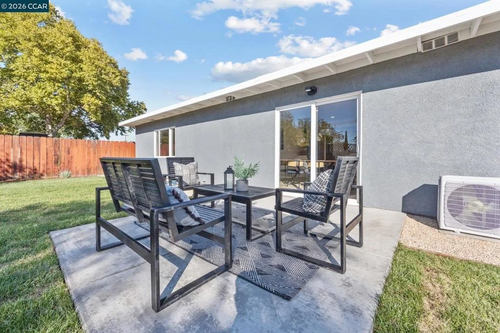 Photo of 2697 Mayfair
