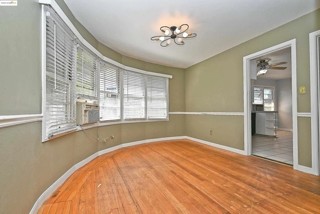 Photo of 2343 Almond Ave