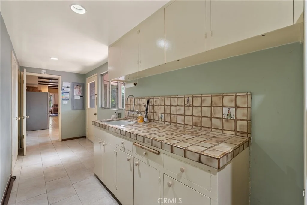 Photo of 1455 La Perla