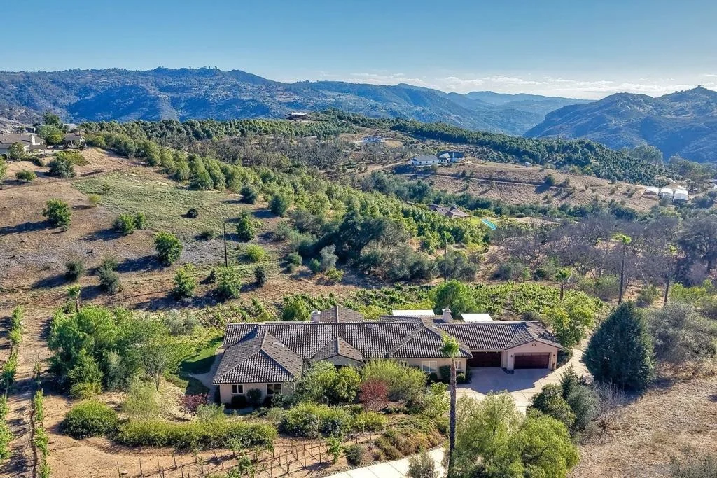 Photo of 30388 Castlecrest