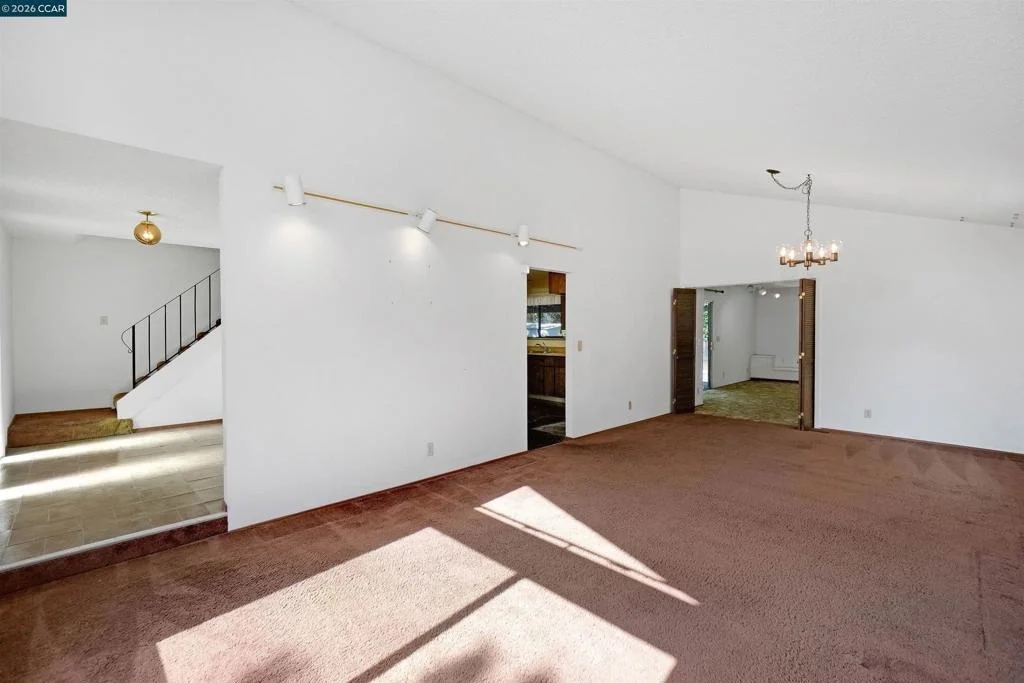 Photo of 121 Violet Rd