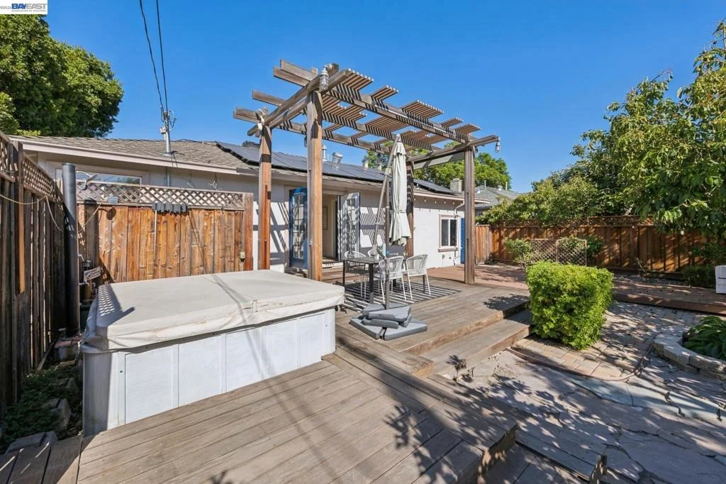 Photo of 734 Scott Blvd