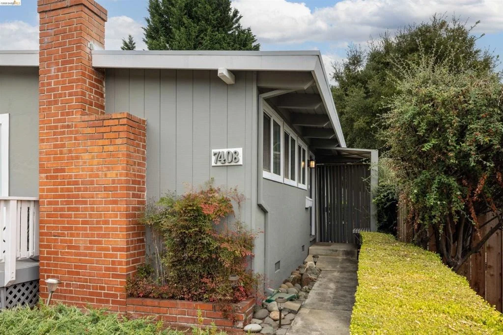 Photo of 7408 Park Vista