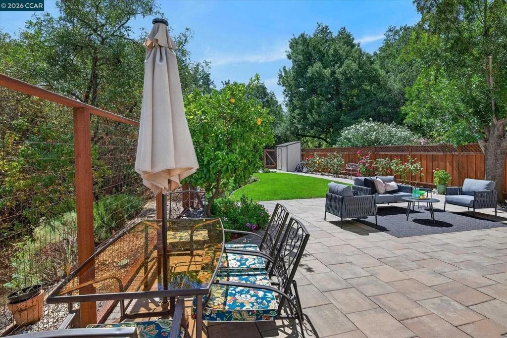 Photo of 584 Mission Pl