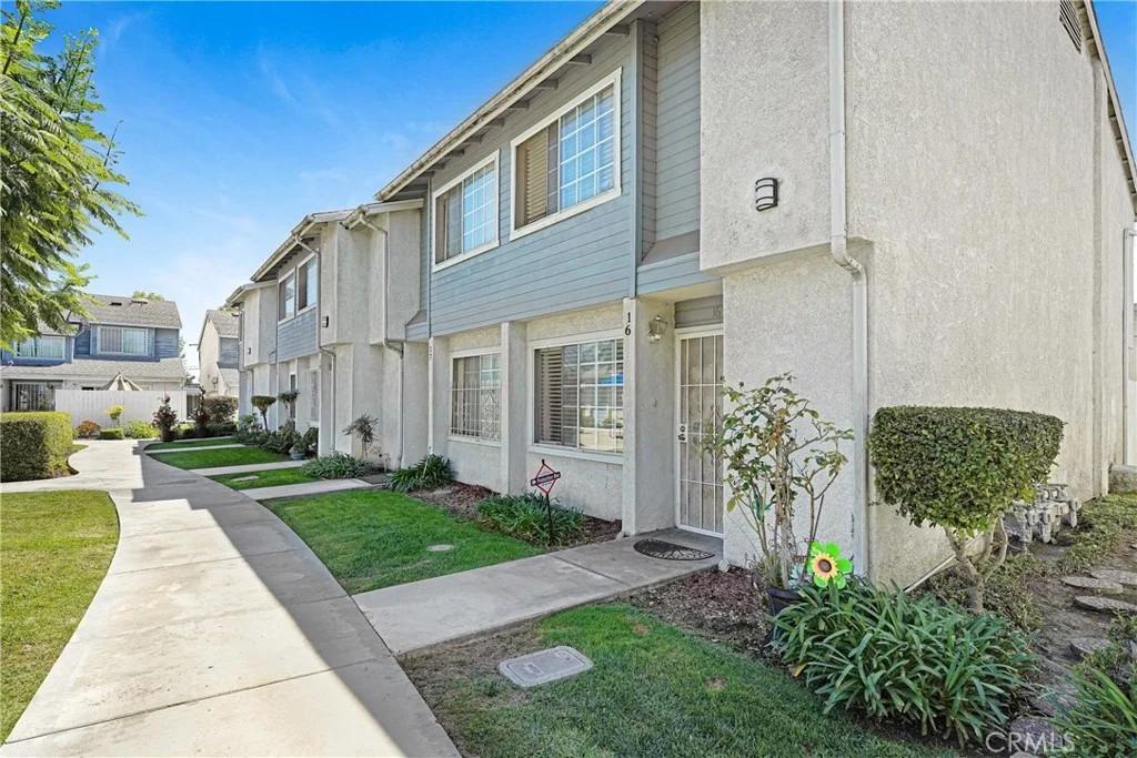 Photo of Unit 16 at 810 W Compton