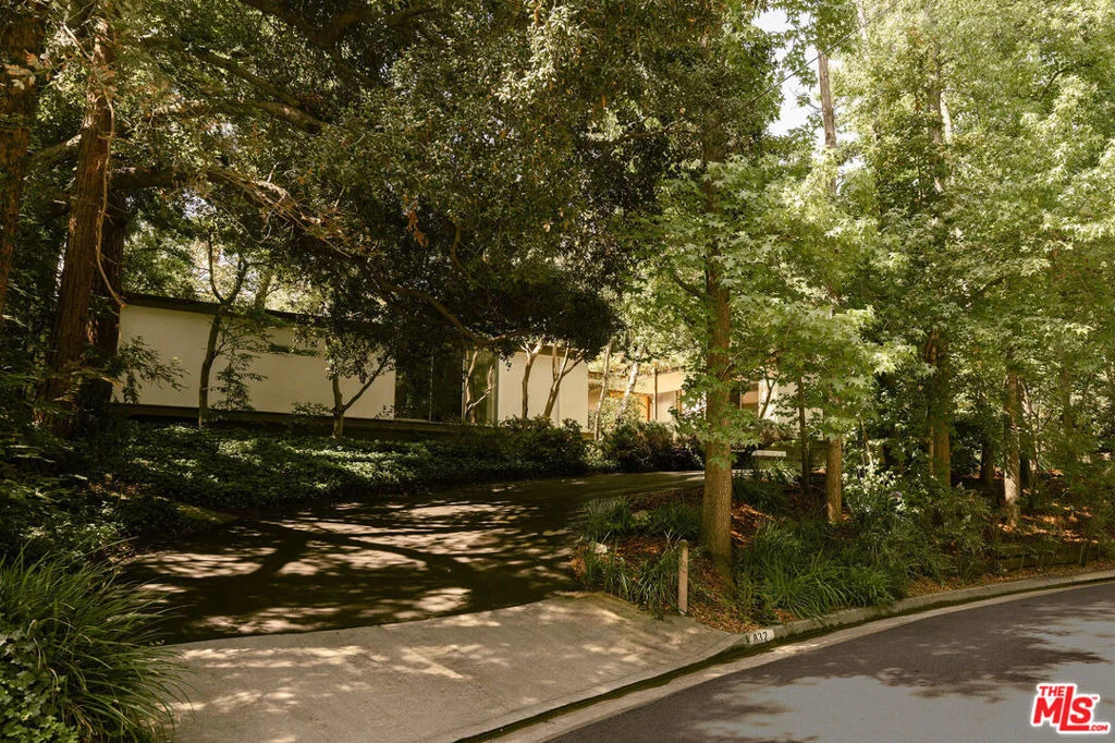Photo of 832 Canon Drive