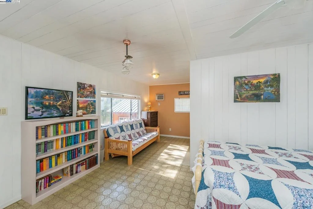 Photo of 8341 East Side Rd