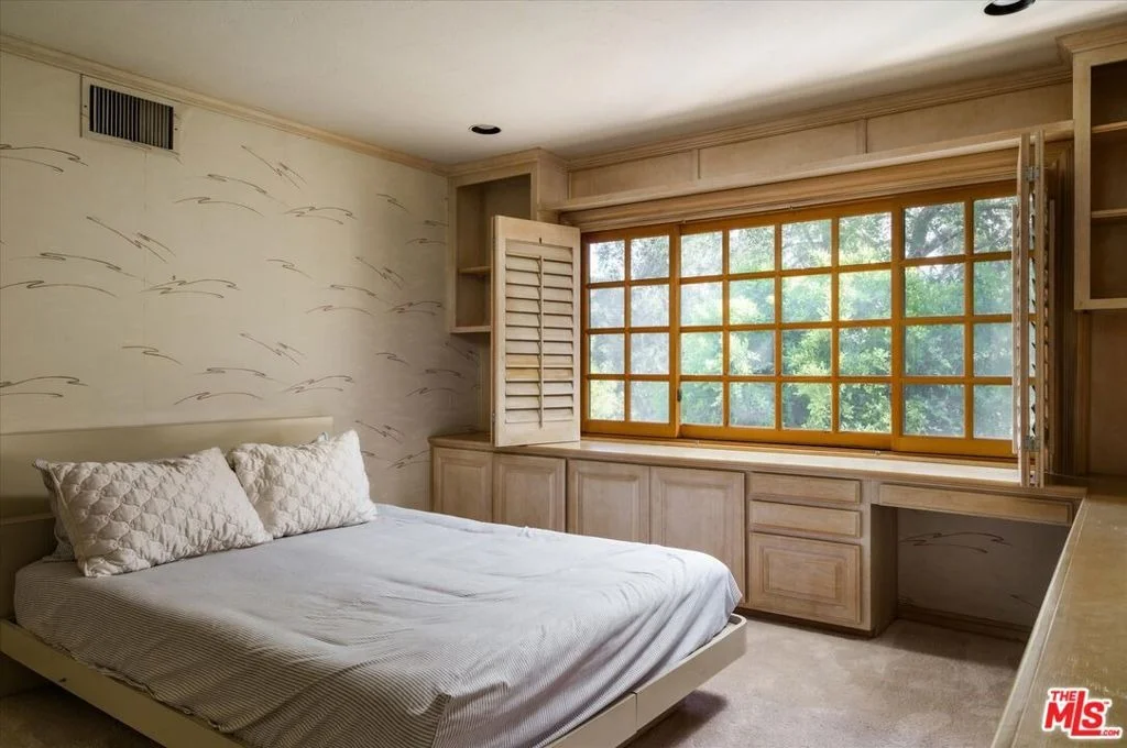 Photo of 2573 Benedict Canyon Drive