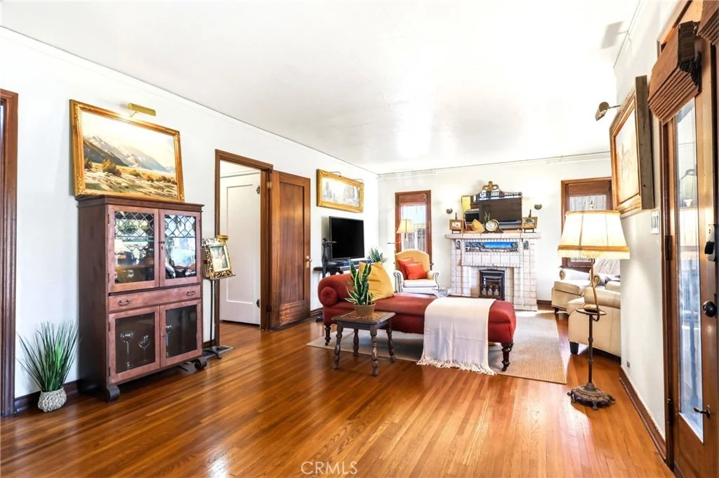 Photo of 18 W Cypress Avenue