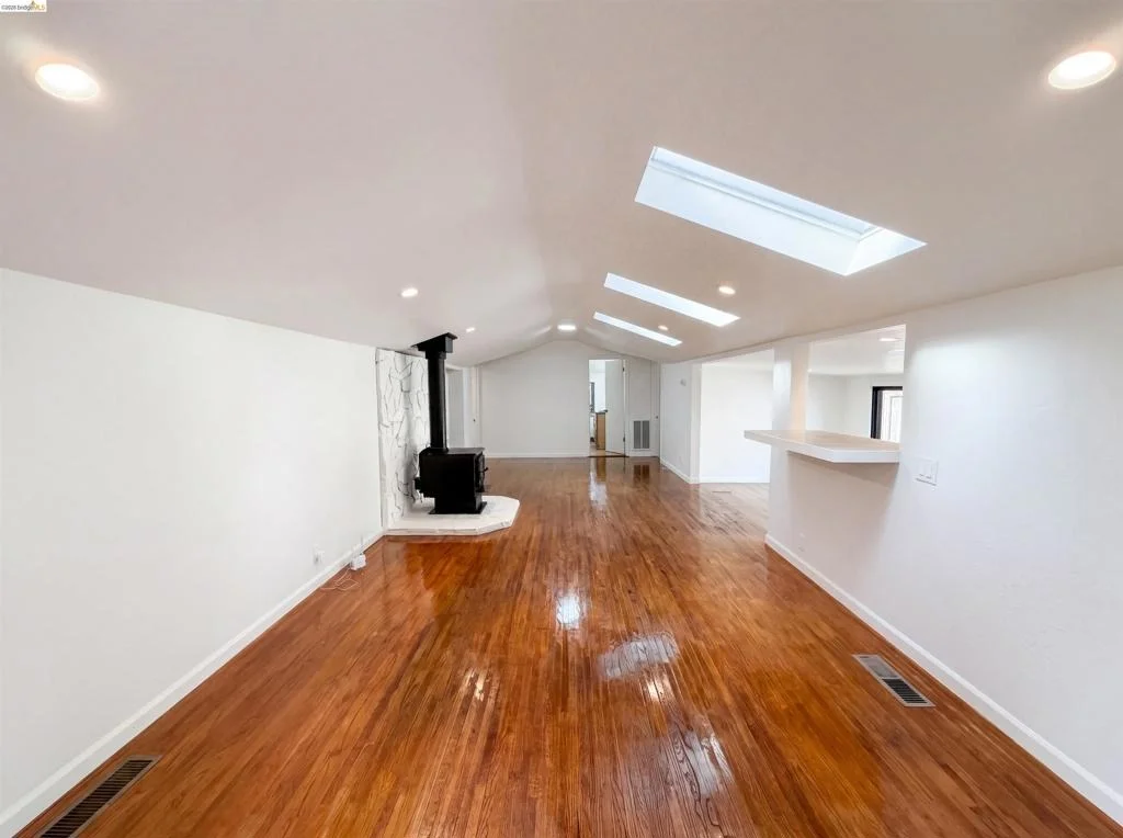 Photo of 155 Estates Dr