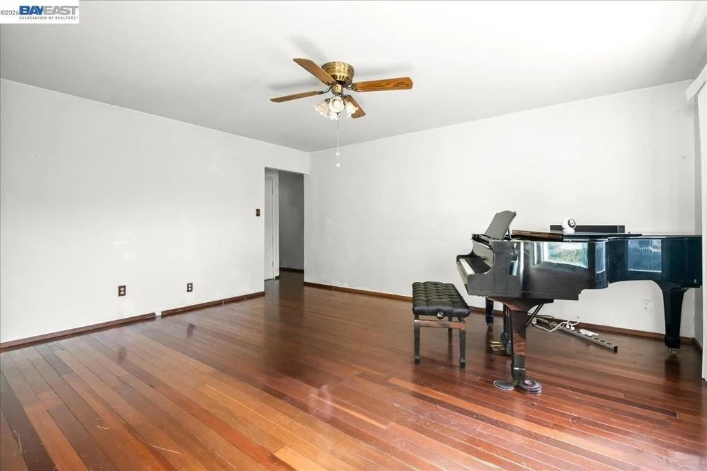 Photo of 36846 Niles Blvd