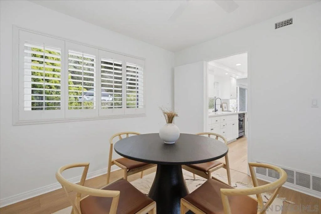 Photo of 6783 Robbins Way