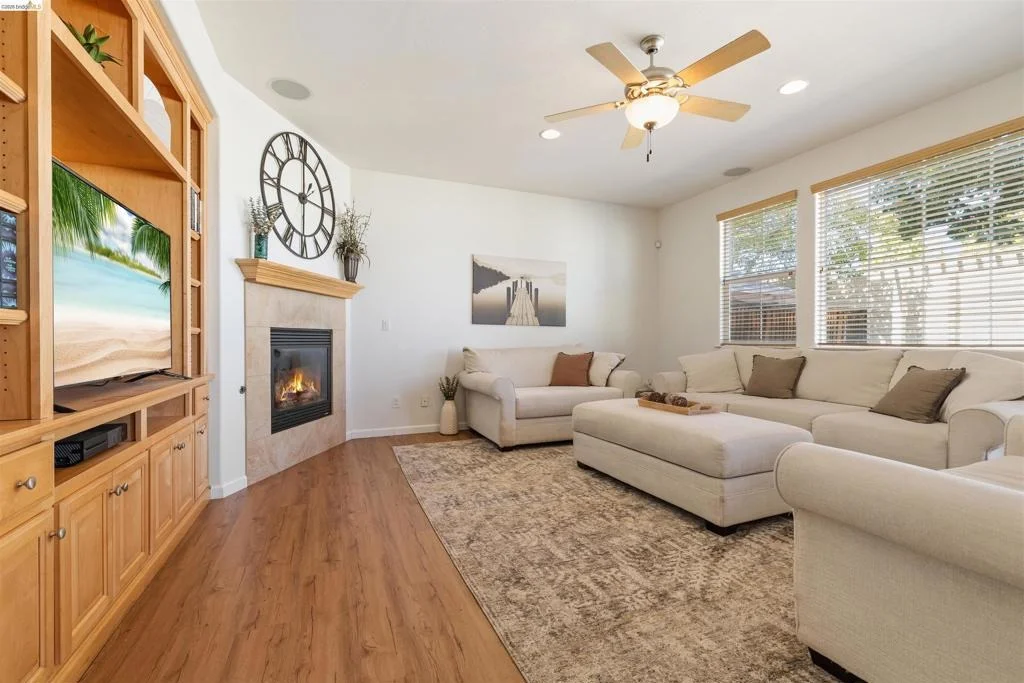 Photo of 9569 California Oak Cir