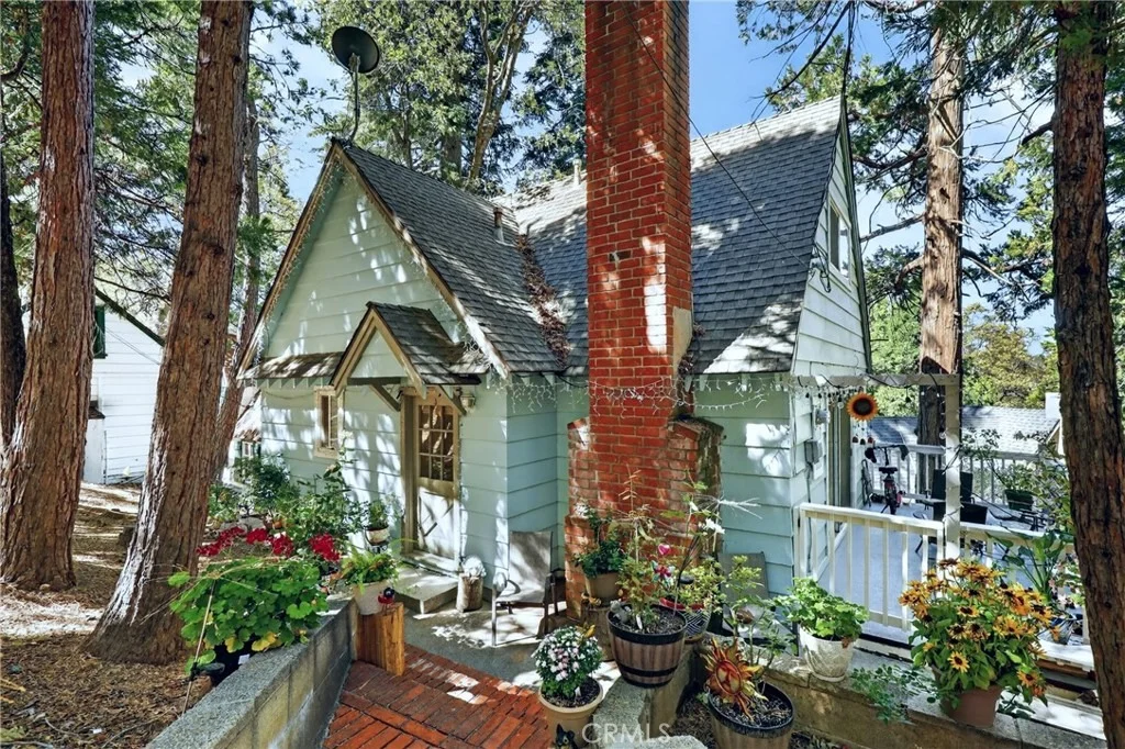 Photo of 208 Heliotrope