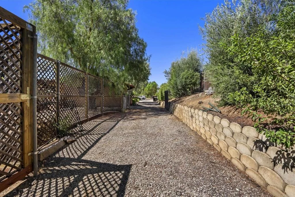 Photo of 26216 Bellemore Drive