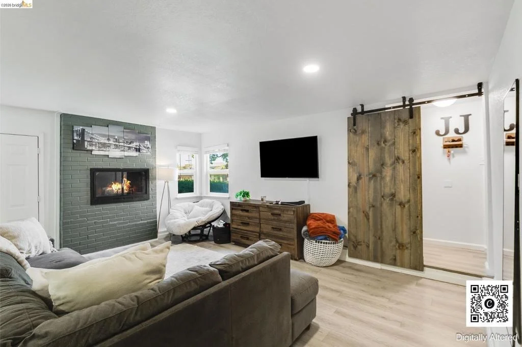 Photo of 335 Pepper Dr