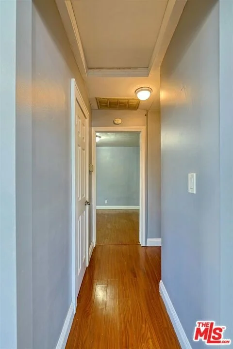 Photo of 512 E Tujunga Avenue