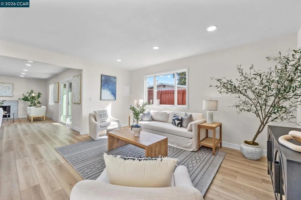 Photo of 2697 Mayfair