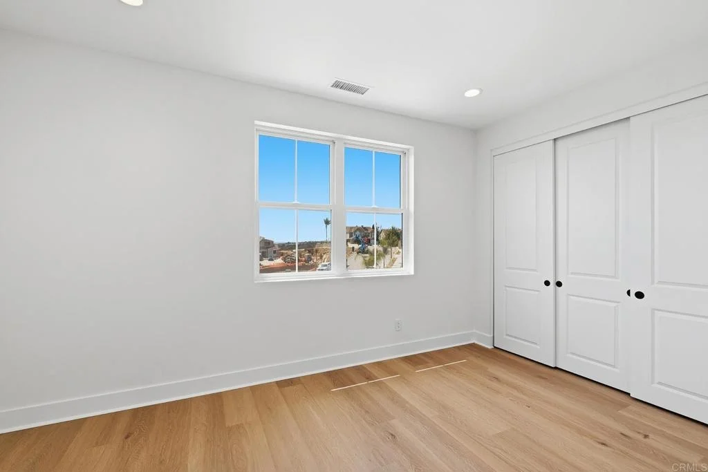 Photo of 2057 Verne View