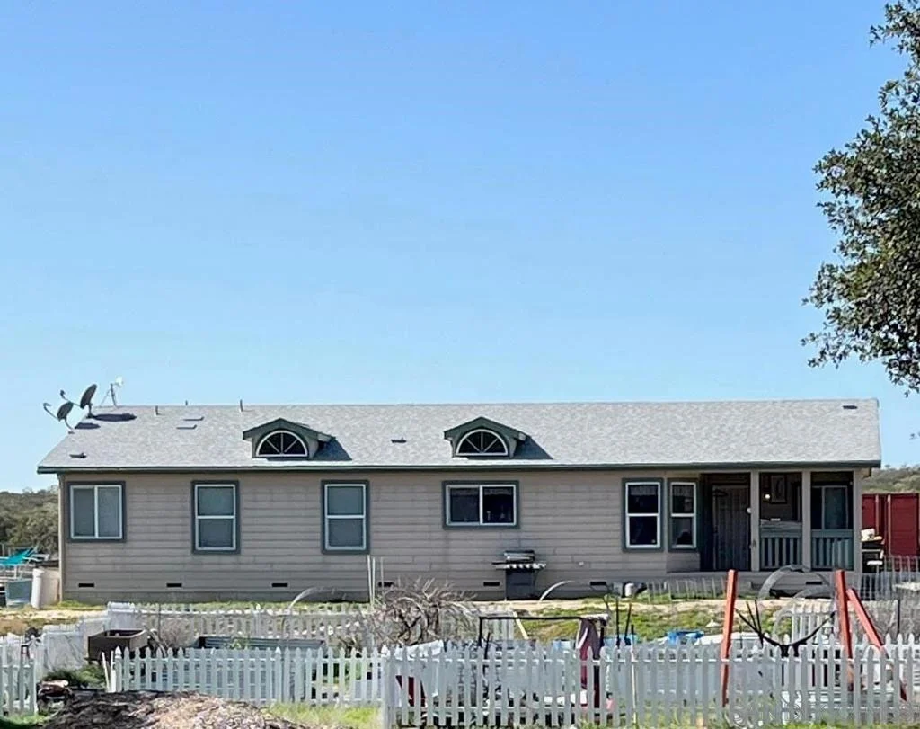 Photo of 1122 Tierra Del Sol