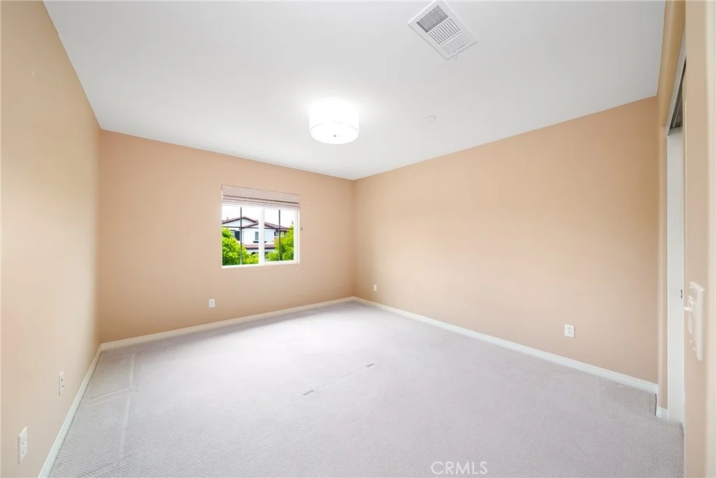 Photo of 5676 Avocet
