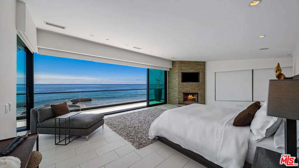 Photo of 25250 Malibu Road