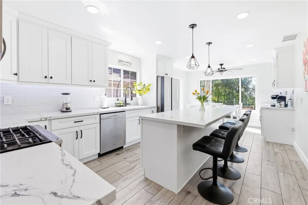 Photo of 1585 Camelot
