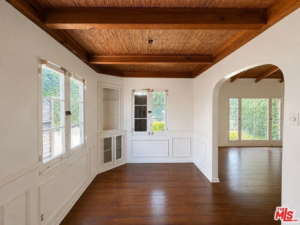Photo of 431 Westmount Drive