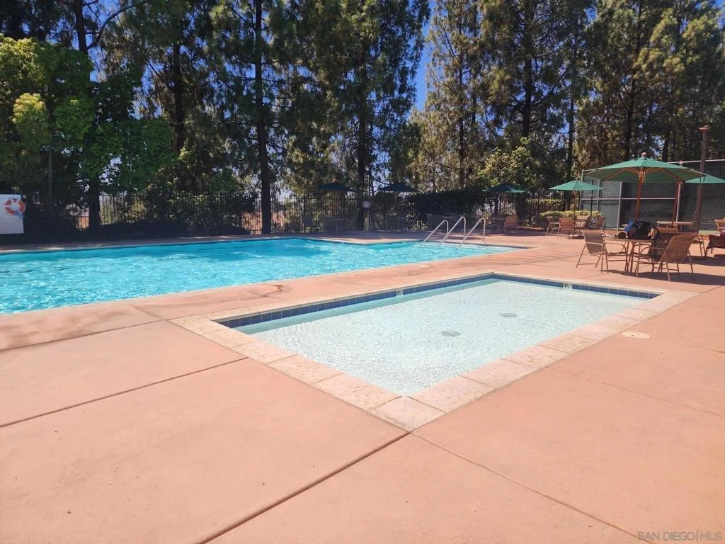 Photo of 2556 Columbine Dr