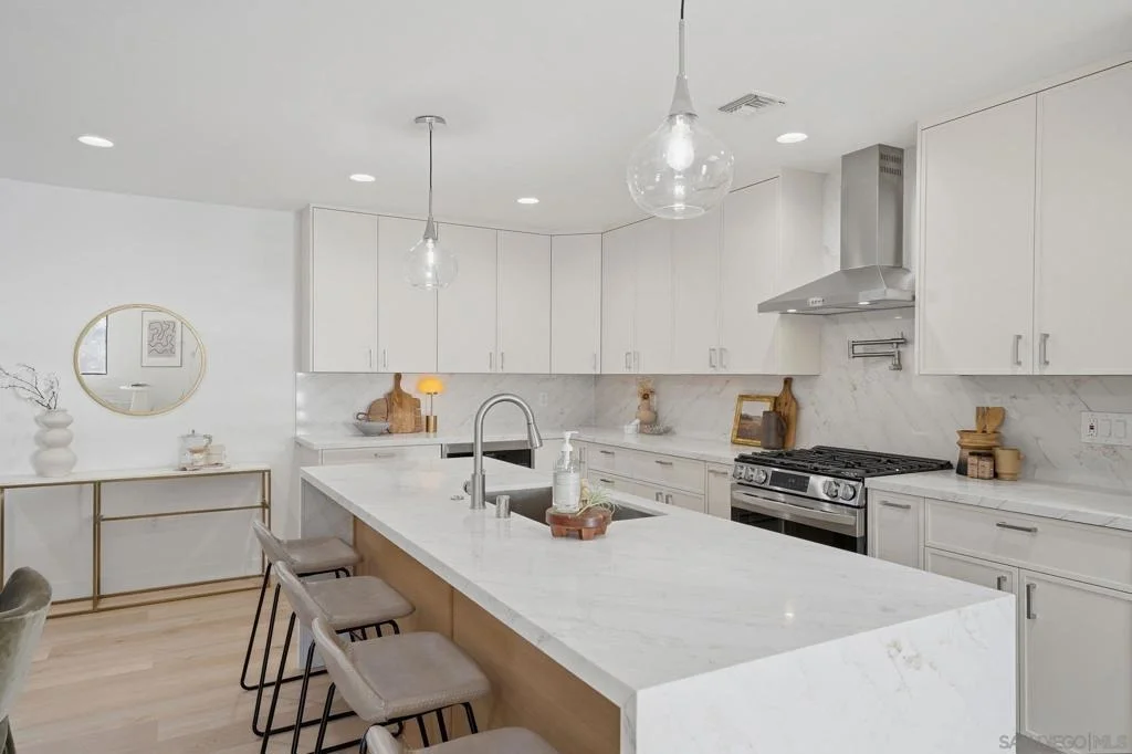 Photo of 6375 Primrose Drive