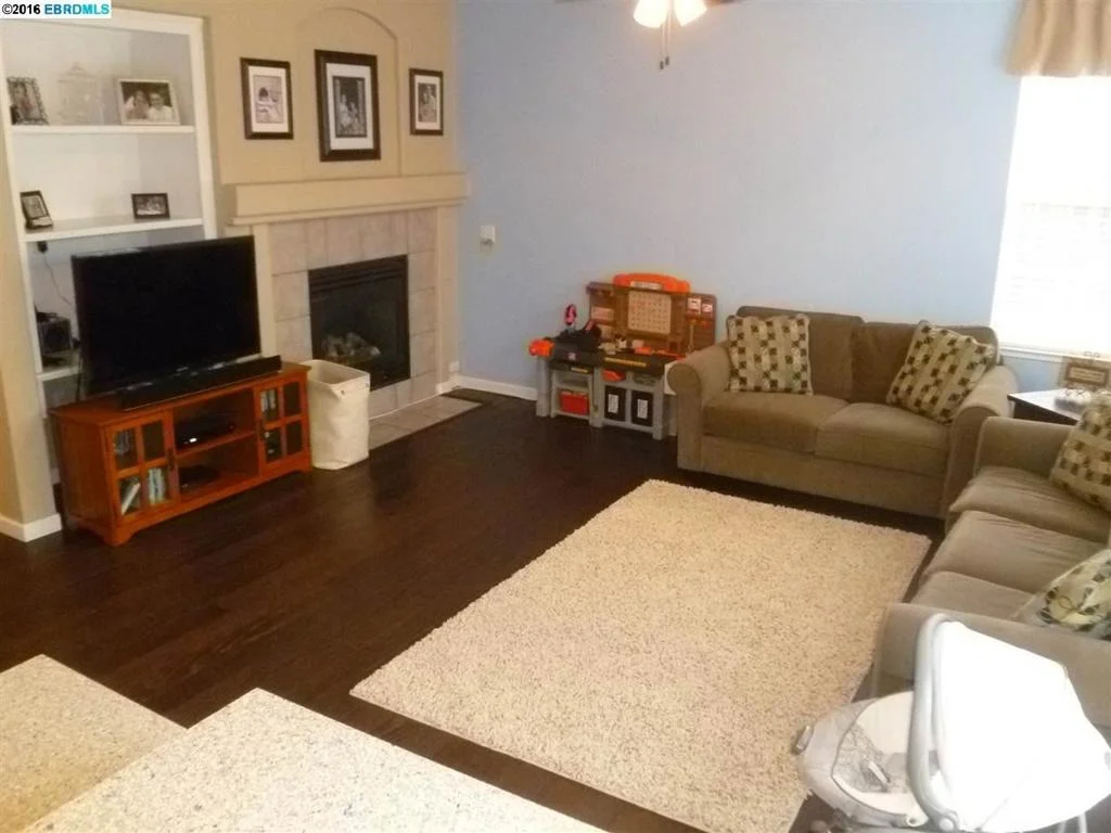 Photo of 1255 HALLMARK WAY