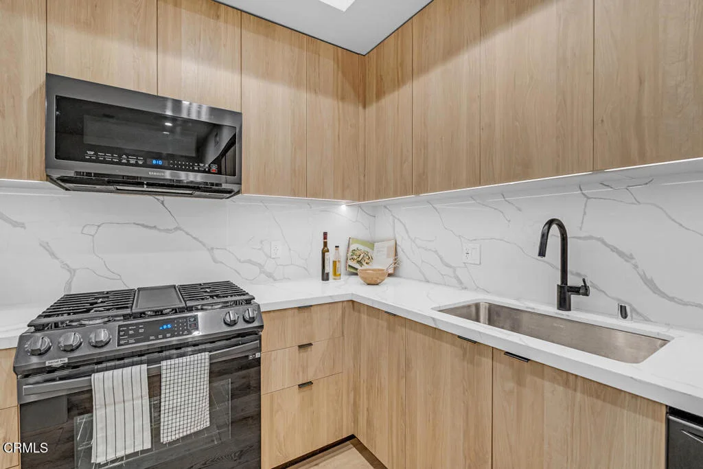 Photo of Unit 310 at 178 S Euclid Avenue
