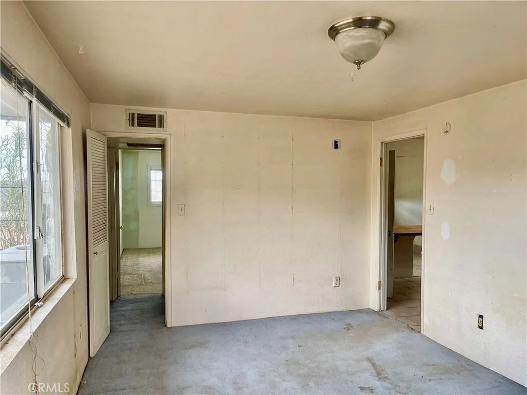 Photo of 52390 Altadena