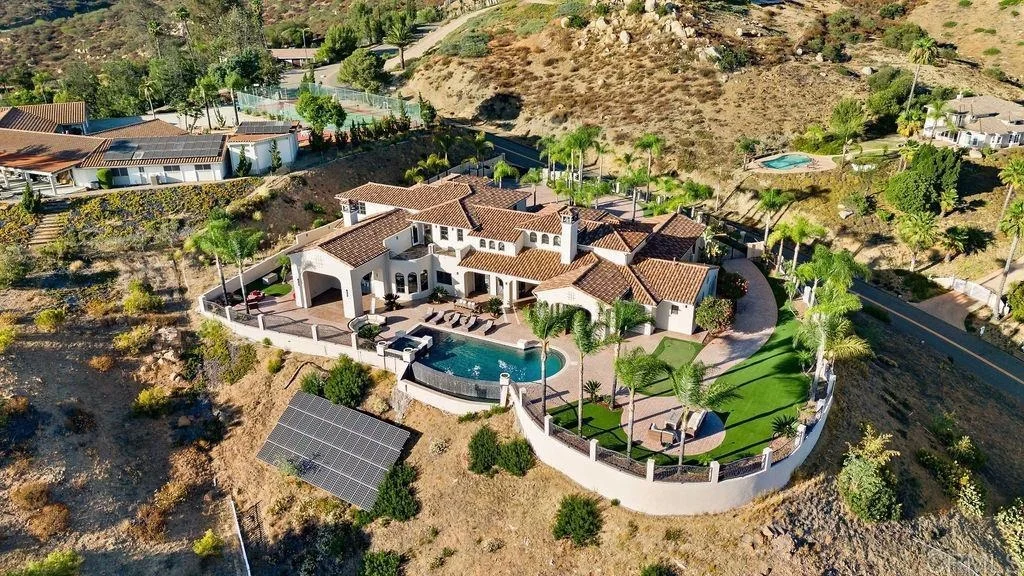 Photo of 2424 Cerro Sereno
