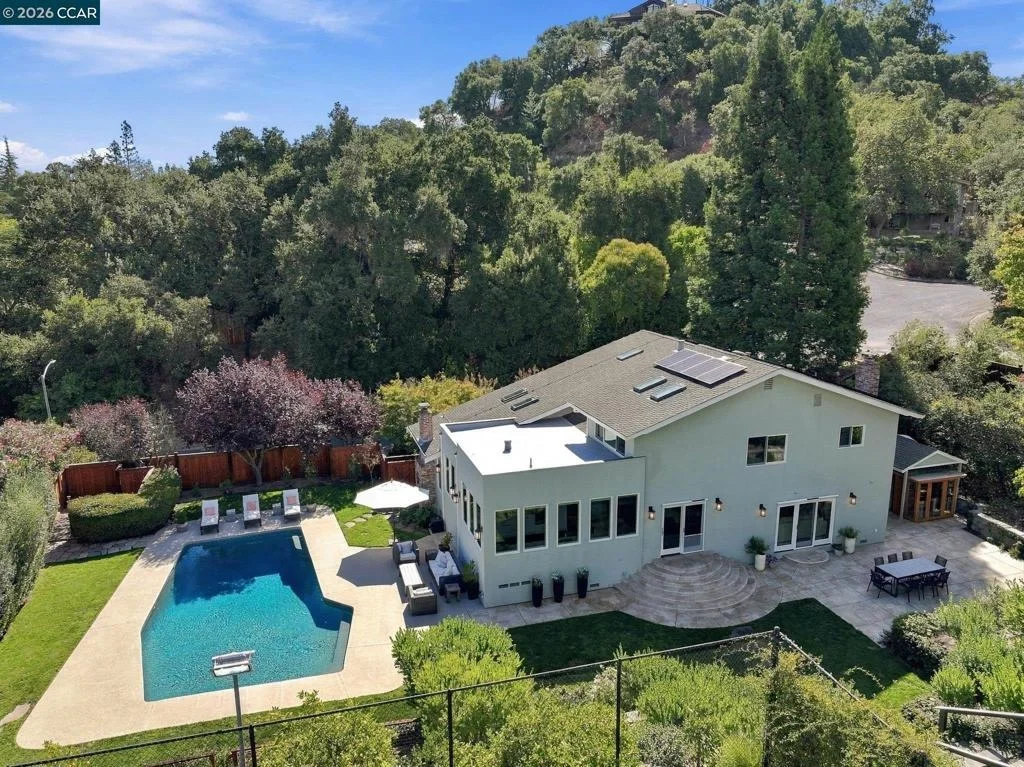 Photo of 180 High Eagle Rd