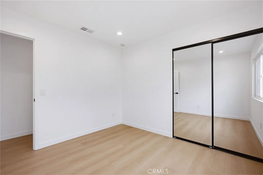 Photo of 7355 Vineyard Avenue
