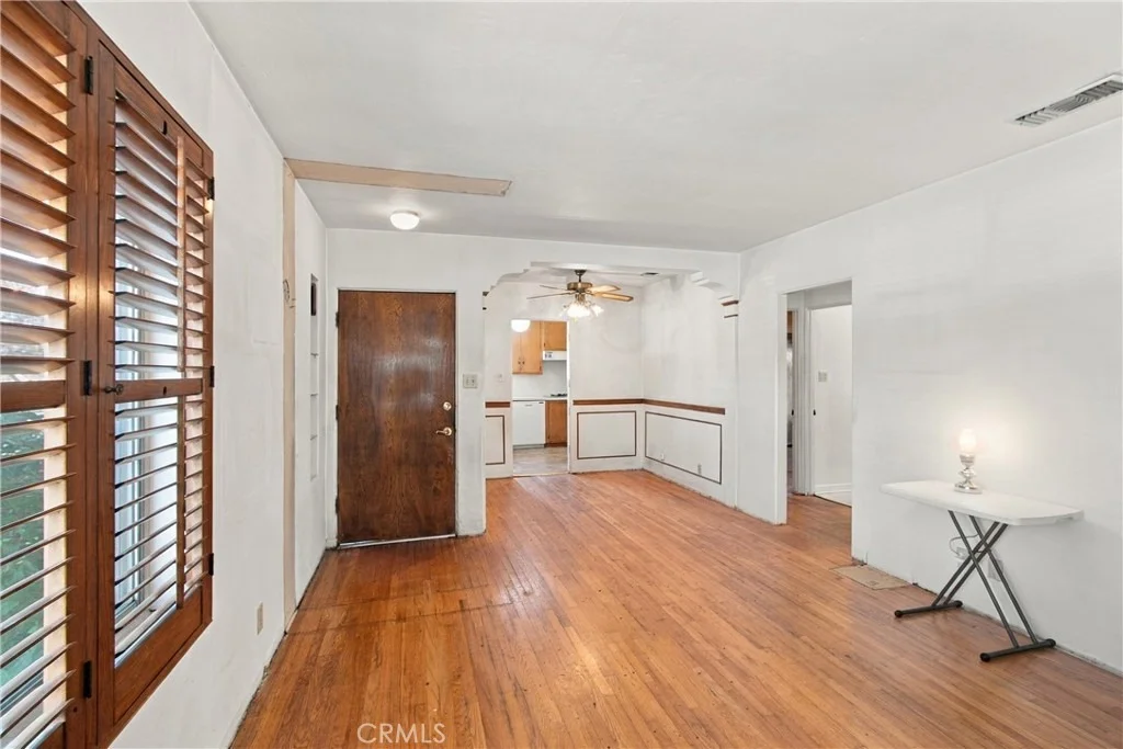 Photo of 2043 N Maple