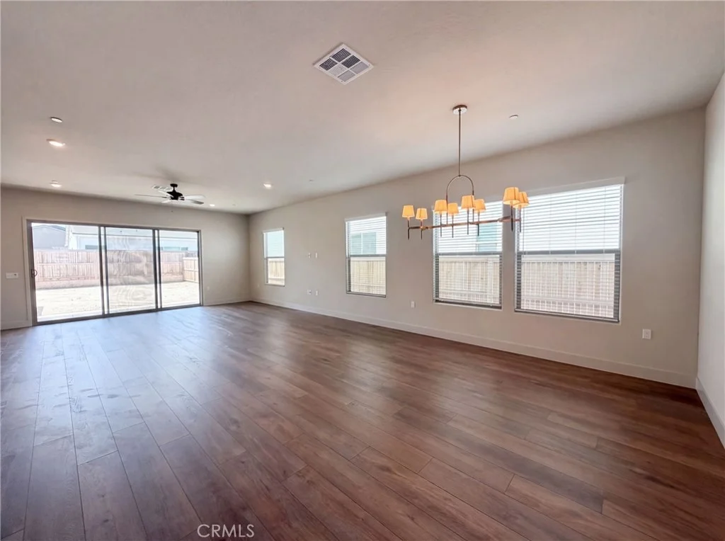 Photo of 2262 N Marion