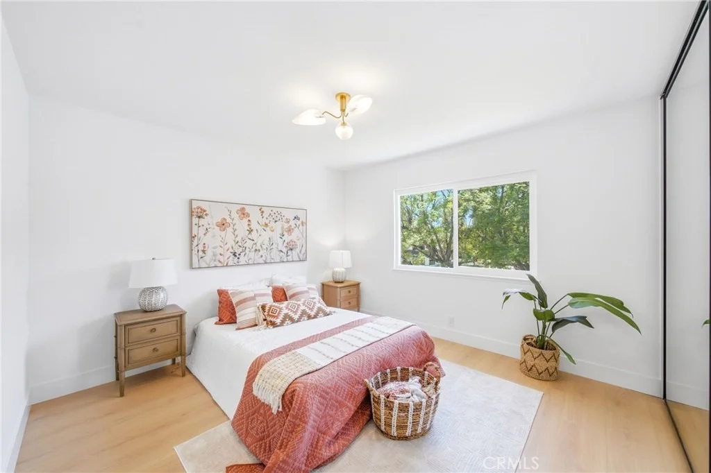 Photo of 137 S Thistle Road
