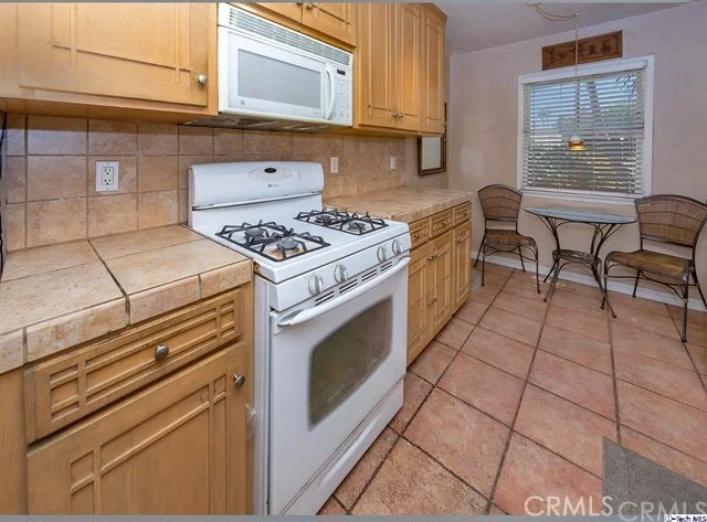 Photo of 17356 Roscoe Boulevard