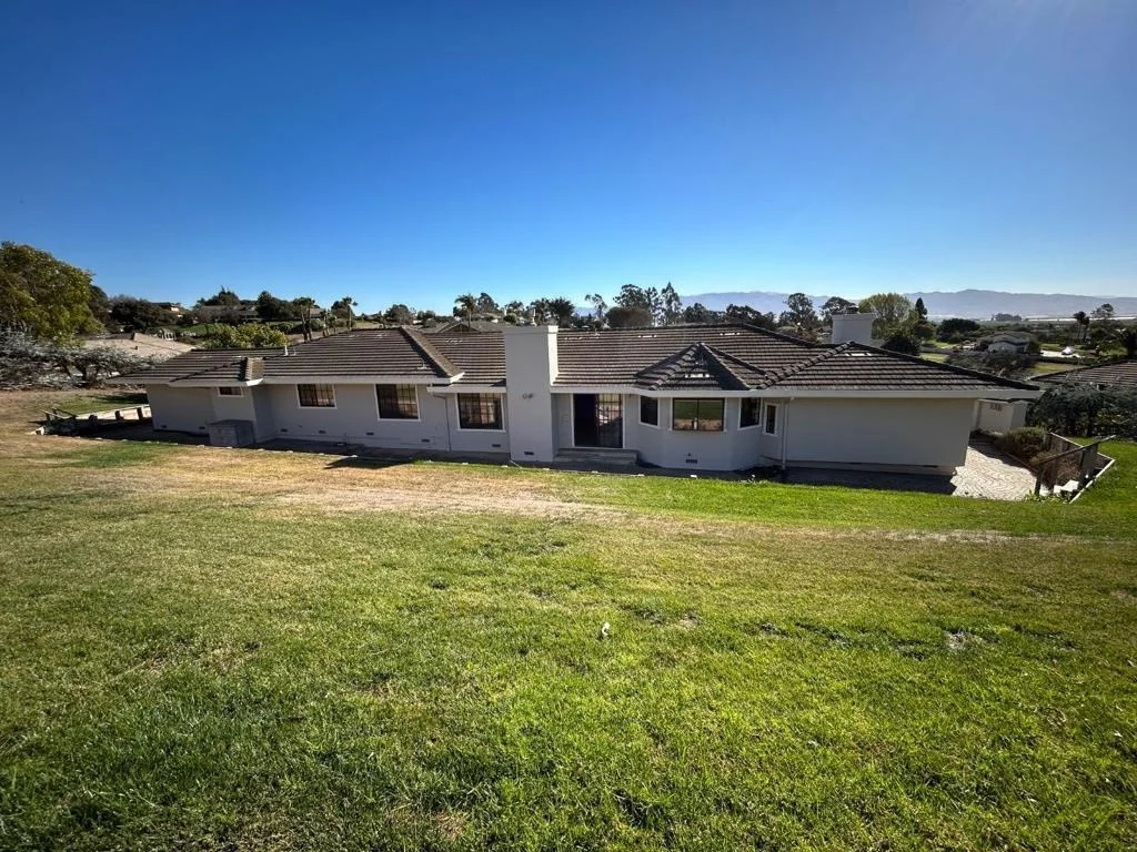 Photo of 24665 Foothill Drive
