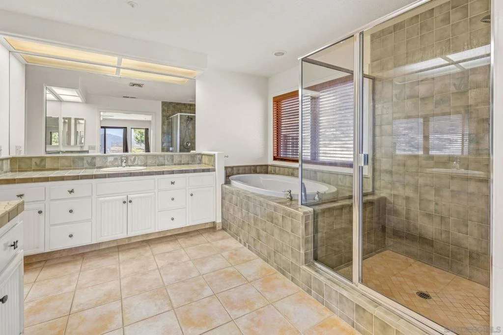 Photo of 25090 Oakana